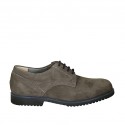 Scarpa stringata da uomo in nabuk grigio