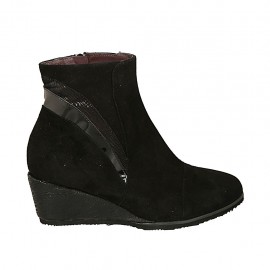 Stivaletto da donna con plantare estraibile e cerniera in camoscio, vernice e pelle stampata nera zeppa 5 - Misure disponibili: 31, 42, 43, 44