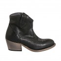 Woman's Texan ankle boot with zipper and embroidered captoe in black leather heel 5