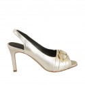 Woman's sandal with elastic and buckle in platinum laminated leather heel 8