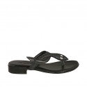 Woman's thong mule in black leather and printed leather heel 2