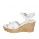 Sandalo da donna in pelle stampata bianca con cinturino, plateau e zeppa 7 - Misure disponibili: 32, 33, 34