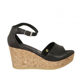 Scarpa aperta da donna in pelle nera con cinturino, plateau e zeppa 7 - Misure disponibili: 32, 33, 34, 44