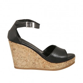 Chaussure ouverte pour femmes avec courroie et plateforme en cuir noir talon compensé 9 - Pointures disponibles:  33