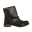 Damenstiefelette mit Schnalle aus schwarzem Leder und perforiertem Leder Absatz 3