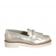 Mocassin pour femmes avec franges et chaîne en cuir lamé platine talon 3 - Pointures disponibles:  32, 34, 44