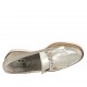 Mocassino da donna con frangia e catena in pelle laminata platino tacco 3 - Misure disponibili: 32, 34, 44