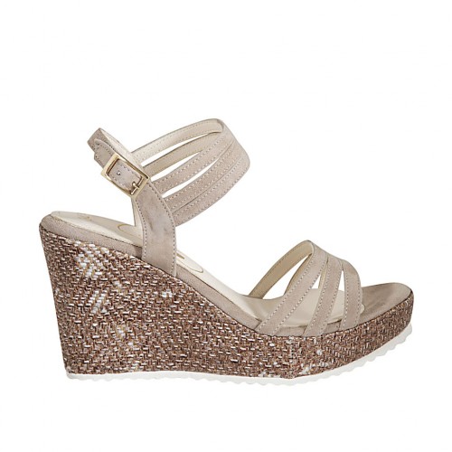 Sandalo da donna in camoscio beige sabbia e tessuto laminato bronzo con plateau e zeppa 9 - Misure disponibili: 31, 32, 33, 34
