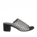Sandalia para mujer con elastico en piel trensada negra, gris y plateada tacon 4