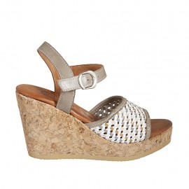 Sandalo da donna con cinturino e plateau in pelle intrecciata taupe, bianco e cuoio zeppa 9 - Misure disponibili: 33, 34