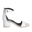 Offener Damenschuh aus weissem Leder mit Riem Absatz 5