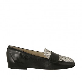 Woman's mocassin in black and multicolored printed leather heel 1 - Available sizes:  43, 45