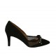 Decolté a punta da donna con fiocco e borchie in tessuto trasparente a pois e camoscio nero tacco 7 - Misure disponibili: 32, 33, 34, 42, 43, 44, 45
