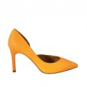 Damenpump mit offener Seite aus fluoreszierendem orangefarbenem Leder Absatz 8