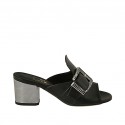 Woman's mules with buckle in black and silver laminated leather heel 5