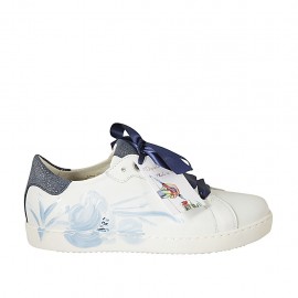 Scarpa stringata da donna in pelle bianca stampata floreale e laminata blu con plantare estraibile zeppa 2 - Misure disponibili: 46