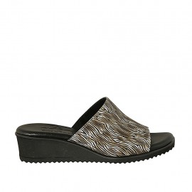 Sabot aperto da donna in pelle stampata a righe multicolore zeppa 4 - Misure disponibili: 34, 42, 43
