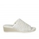 Mule ouvert pour femmes avec elastique en cuir tressé blanc et argent talon compensé 4 - Pointures disponibles:  34, 42, 43, 44