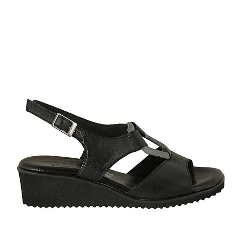 Damenriemsandale aus schwarzem Leder mit Accessoire Keilabsatz 4 - Verfügbare Größen:  33, 34, 42, 43, 44, 45