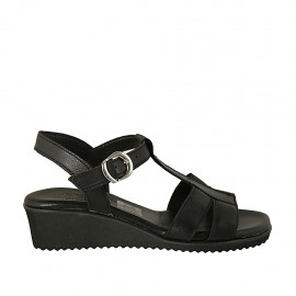 Sandale pour femmes en cuir noir avec courroie et talon compensé 4 - Pointures disponibles:  43, 44, 45