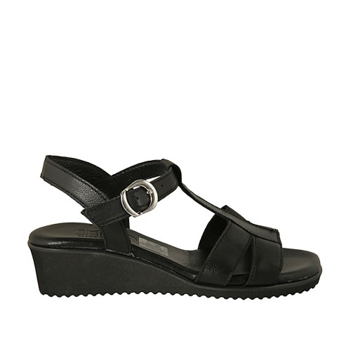 Sandale pour femmes en cuir noir avec courroie et talon compensé 4 - Pointures disponibles:  43, 44, 45