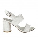 Damensandale mit Riem aus weissem gedrucktem Leder Absatz 7