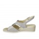 Sandalo da donna in camoscio grigio, stampato laminato argento con accessorio multicolore zeppa 4 - Misure disponibili: 33, 34, 42, 43, 44, 45