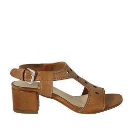 Sandale pour femmes en cuir perforé brun clair talon 4 - Pointures disponibles:  33, 42, 43, 44