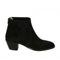 Woman's ankle boot with zipper in black suede heel 5