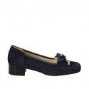 Mocassino da donna in camoscio blu con fiocco tacco 3