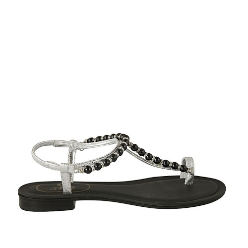 Sandalo infradito da donna con cinturino elasticizzato e perle in pelle laminata argento tacco 1 - Misure disponibili: 34, 42, 44, 45