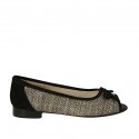 Chaussure à bout ouvert pour femmes avec arc en daim noir et tissu tressé taupe et lamé argent talon 2