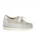 Chaussure à lacets avec fermeture éclair pour femmes en cuir gris y argent talon compensé 4