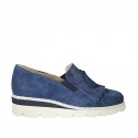 Scarpa accollata da donna con elastici, nappine e frange in camoscio e camoscio stampato blu zeppa 4