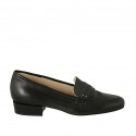 Mocassino in pelle nera da donna tacco 2