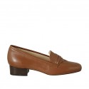 Woman's loafer in tan brown leather heel 2