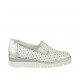 Zapato para mujer con elasticos en piel perforada blanca y laminada plateada cuña 3 - Tallas disponibles:  32, 33, 34, 42, 43, 44