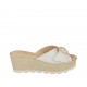 Mule pour femmes en cuir blanc et cuir lamé imprimé platine avec boucle talon compensé 6 - Pointures disponibles:  42, 43, 44
