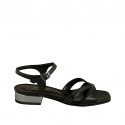 Sandale pour femmes en cuir noir et cuir verni gris avec courroie talon 2