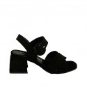 Sandalia para mujer con cinturon en gamuza negra tacon 5