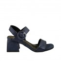 Damensandale mit Riem aus blauem laminiertem bedrucktem Wildleder Absatz 5