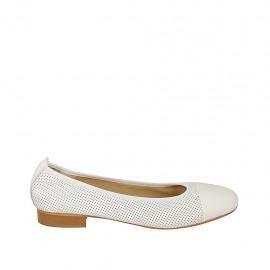 Ballerine pour femmes en cuir perforé et cuir verni blanc talon 2 - Pointures disponibles:  43, 44