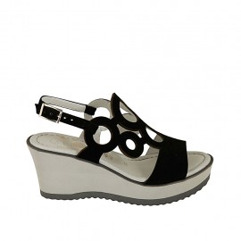 Sandalia para mujer en gamuza negra con plataforma y cuña 7 - Tallas disponibles:  31, 43, 45