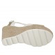Sandalo da donna in pelle bianca e camoscio stampato beige e argento con plateau e zeppa 9 - Misure disponibili: 31, 32, 33, 34, 42, 43, 44, 45