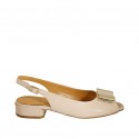 Damensandale mit Accessoire aus nudefarbenem Leder Absatz 2