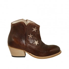 Stivaletto texano da donna con cerniera e stelle color platino in pelle marrone tacco 5 - Misure disponibili: 32, 33, 34, 42, 45