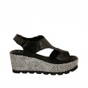 Woman's sandal with velcro strap in black laminated leather and grey fabric wedge heel 6
