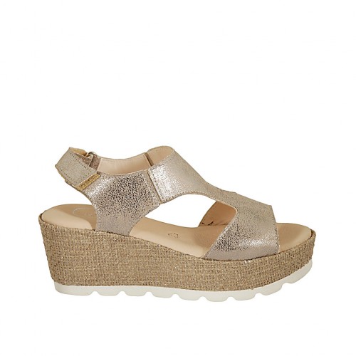 Sandalia para mujer en piel laminada y tejido platino con cinturon en velcro, plataforma y cuña 6 - Tallas disponibles:  42, 43, 46