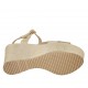 Sandale pour femmes en daim imprimé et lamé platine et taupe avec courroie, plateforme et talon compensé 9 - Pointures disponibles:  32, 43, 44, 45
