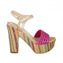 Sandalo con cinturino da donna con plateau in pelle laminata rame e fuchsia e tessuto multicolore tacco 12